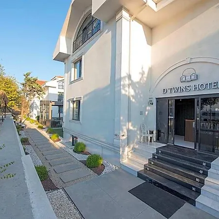 Hotel Twins Airport 4*