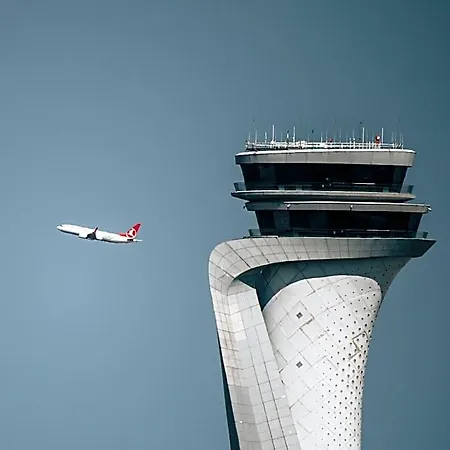 Twins Airport 4*