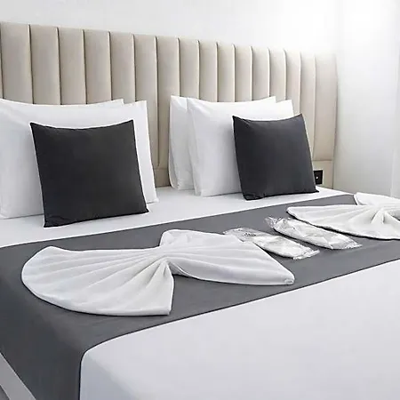 Twins Airport 4*