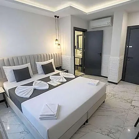 Twins Airport Hotel 4*